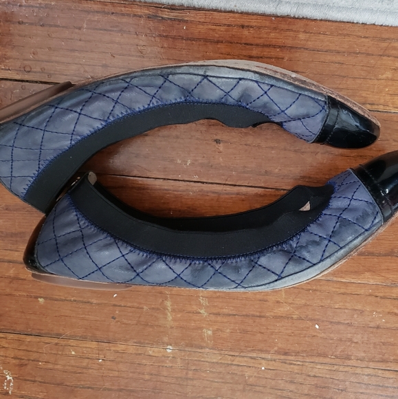 Tory Burch Bridgette Flats - Picture 5 of 8